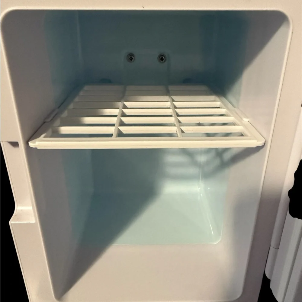 NIB Personal Chiller Mini Fridge Cooler & Warmer Marble Print AC/DC